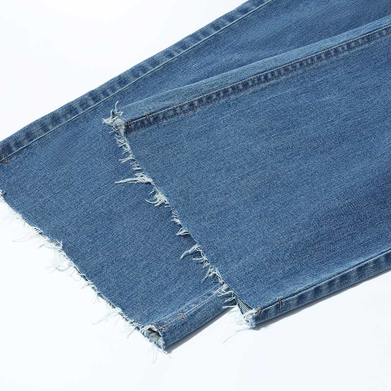 Loose Cut Hem Straight Jeans GOELIA